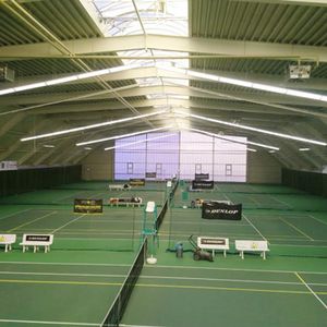 Lichtsanierung der 4-Feldhalle mit Satteldach des Sächsischen Tennisverband STV