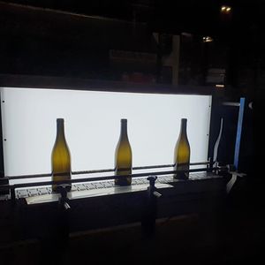 LED Power LIghtbox unterstützt perfekte Prüfergebnisse in der Produktion