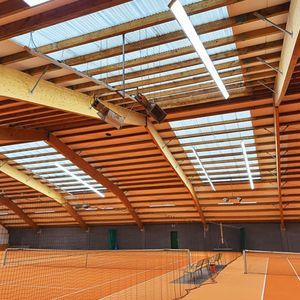 Absolut blendfreie LED Tennishallenbeleuchtung in den IMPULSIV Freizeitanlagen in Emmendingen