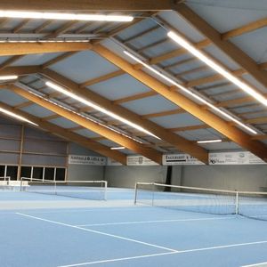 Webinare im November 2020 zu perfekt ausgeleuchteten Tennisplätzen