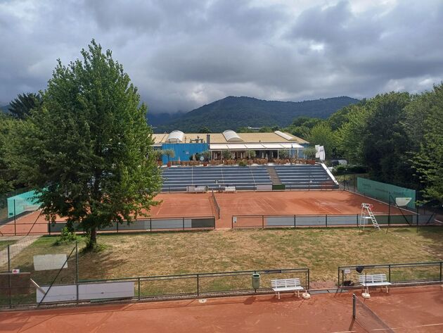 Clubhaus des HTC mit Blick auf den Center Court