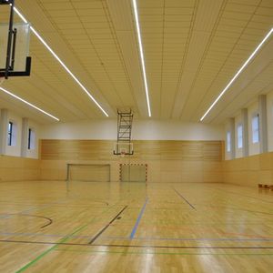 Sportpark Bad Tölz mit Lichtbändern EKL Sport