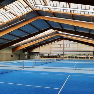 Blendfrei, ballwurfsicher, langlebig - Spitzenlicht für den TC Blau-Weiß Zuffenhausen e.V.