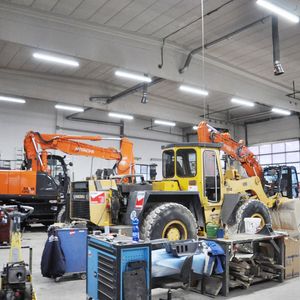 Mit professioneller Lichtberechnung Werkstätten normgerecht und arbeitnehmerfreundliche hell beleuchten