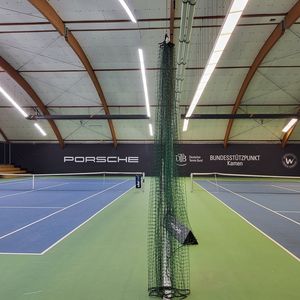 Leuchtstoffröhre versus PSL Sportleuchte von AS LED Lighting im Vergleich 