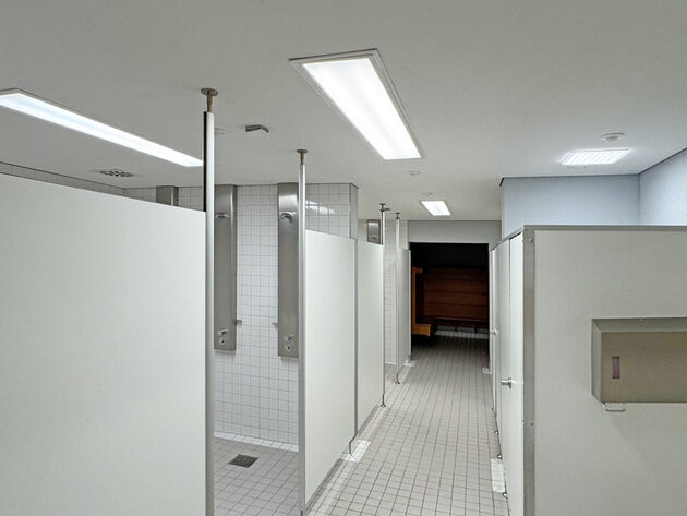 LED-Einsatz für Trilux Enterio M59 OA in Sanitärräumen 