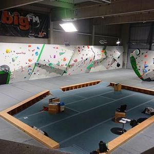Referenzlösung LED-Beleuchtung Kletter und Boulderanlage Rockerei Stuttgart